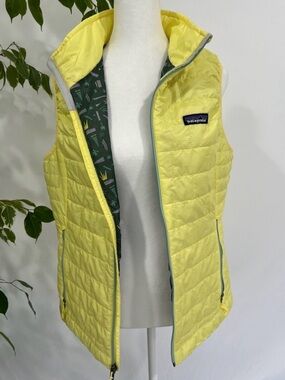 Patagonia Nano Puff Insulated Vest Women’s Medium; Excellent condition, no flaws